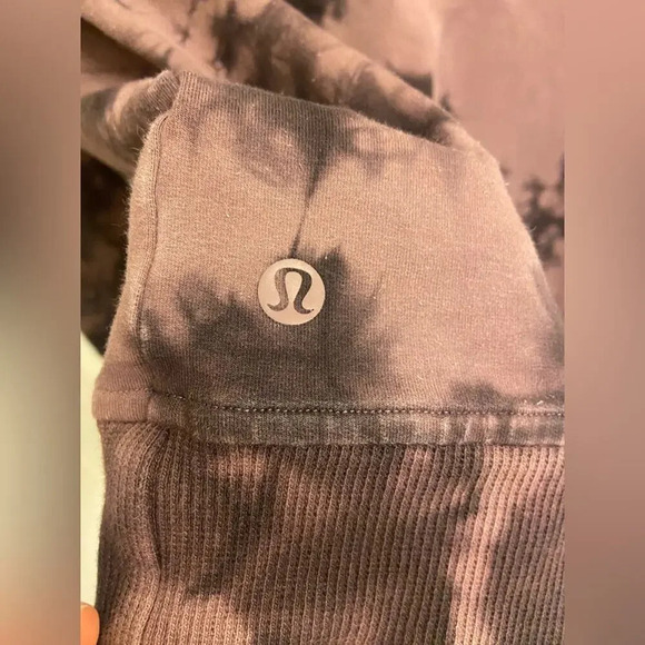Lululemon Scuba Crew Shibori Purple Size 10 - Picture 8 of 8